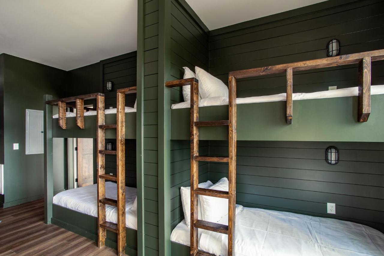 3 Pines Lodges Luxury Mountain View Hot Tub 세비어빌 외부 사진